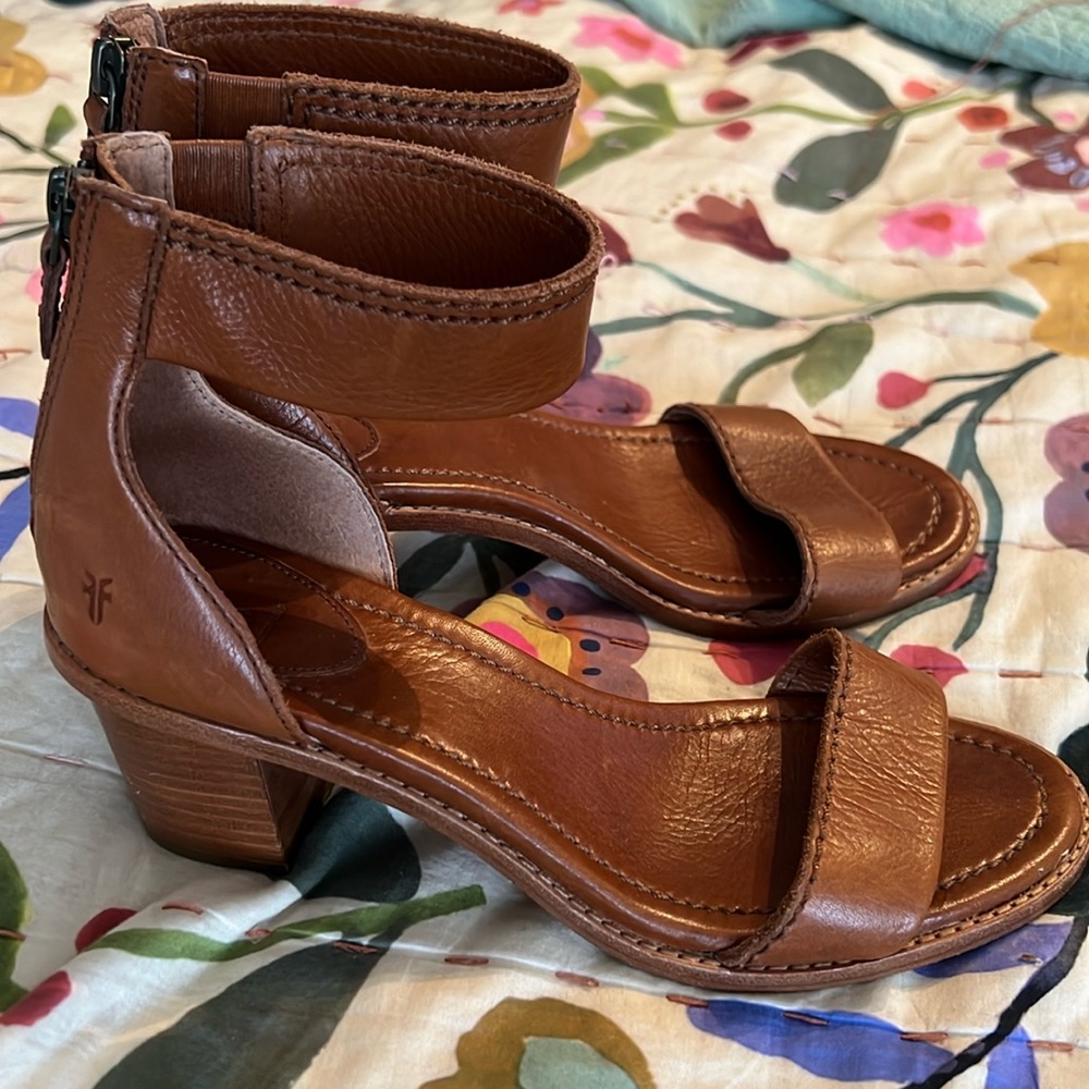 Frye Brielle sandals